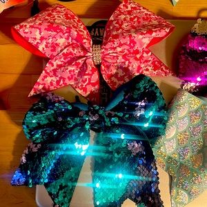 Cheer bows